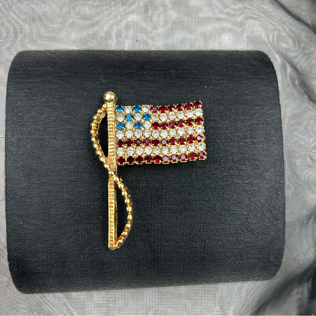 Vintage Rafaelian Rhinestone Usa American Flag Patriotic Gold Tone Brooch